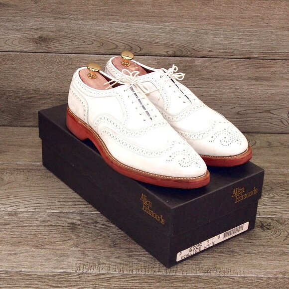 *Worn 2x* $395 Allen Edmonds MCALLISTER 9.5 B Narrow White Suede * add $15 Trees main image 8